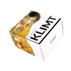 Kubek - G. Klimt, Pocałunek, czarne tło (CARMANI)