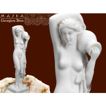 Kobieta z dzbanem -alabaster grecki