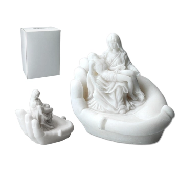 Pieta na dłoni