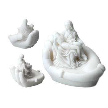 Pieta na dłoni