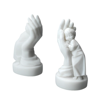 Chłopczyk na dłoni -alabaster grecki