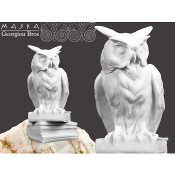 Sowa na książce -alabaster grecki