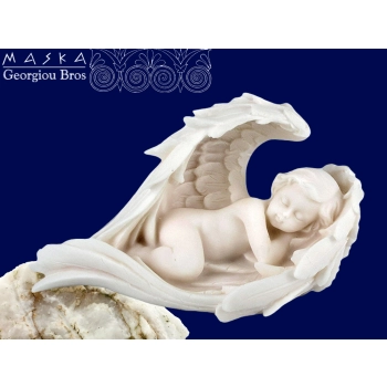 Aniołek śpiący w skrzydłach - alabaster grecki