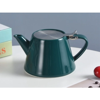 Czajnik ceramiczny z zaparzaczem