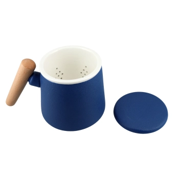 Kubek z ceramicznym sitkiem i przykrywką. granatowy.