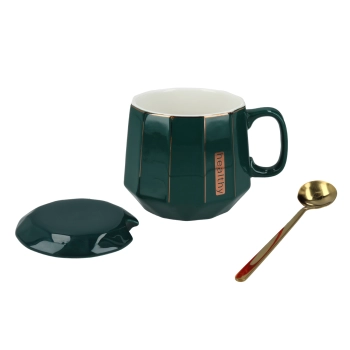 Kubek z przykrywką i łyżeczką