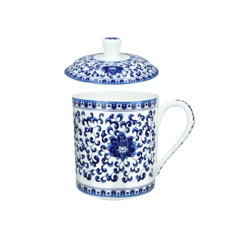 Kubek porcelanowy z przykrywką