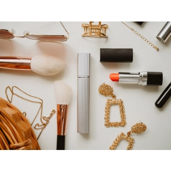 Atomizer - pojemnik karbowany na perfumy/wodę/odświeżacz twarzy/płyn antybakteryjny - srebrny