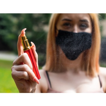Atomizer - pojemnik karbowany na perfumy/wodę/odświeżacz twarzy/płyn antybakteryjny - czerwony